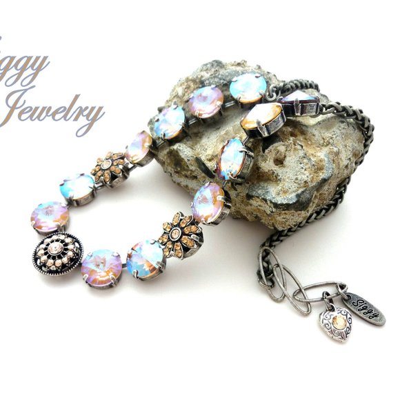 Flower Embellished Crystal Necklace in Light Topaz Shimmer and Cappuccino DeLite - Picture 5 of 5